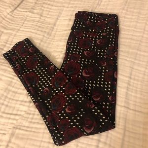 LulaRoe Roses Leggings OS NWOT